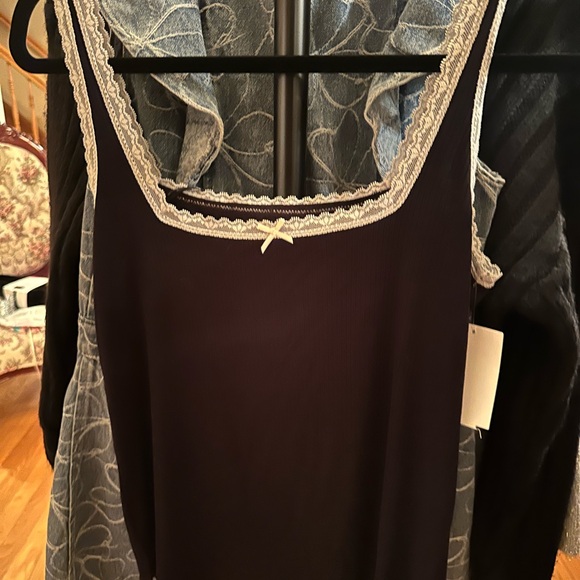 Honeydew Intimates Black Top with Lace Trim - Picture 1 of 2